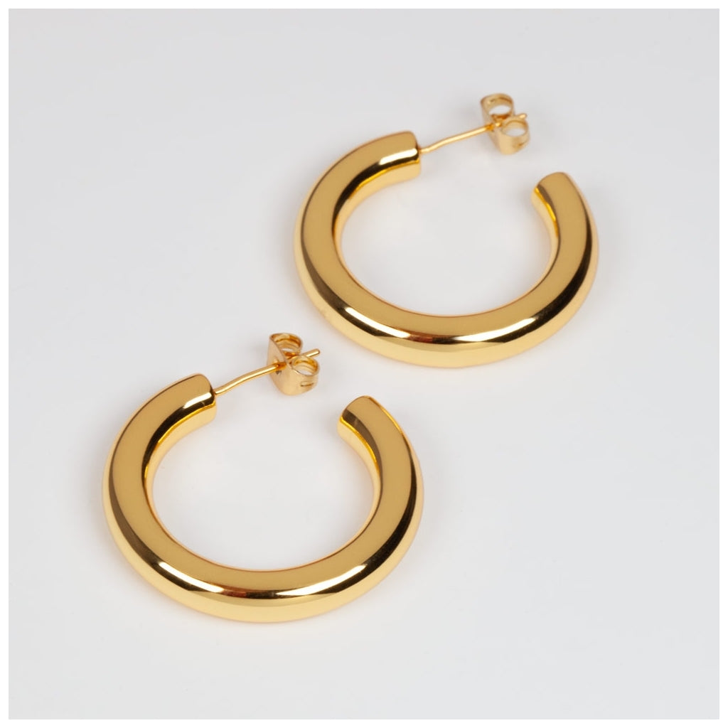 LULU Copenhagen Non Hoops Chunky Medium pair shiny Hoops Gold plated