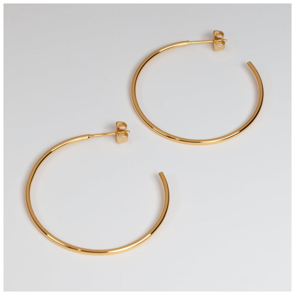 LULU Copenhagen Non Hoops Large pair shiny Hoops Gold plated